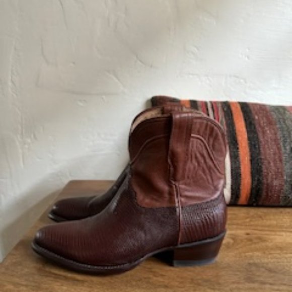Tecovas " The Casey" Bourbon Lizard Ankle Boots- Womens size 8 *Limited Edition* - Picture 1 of 8